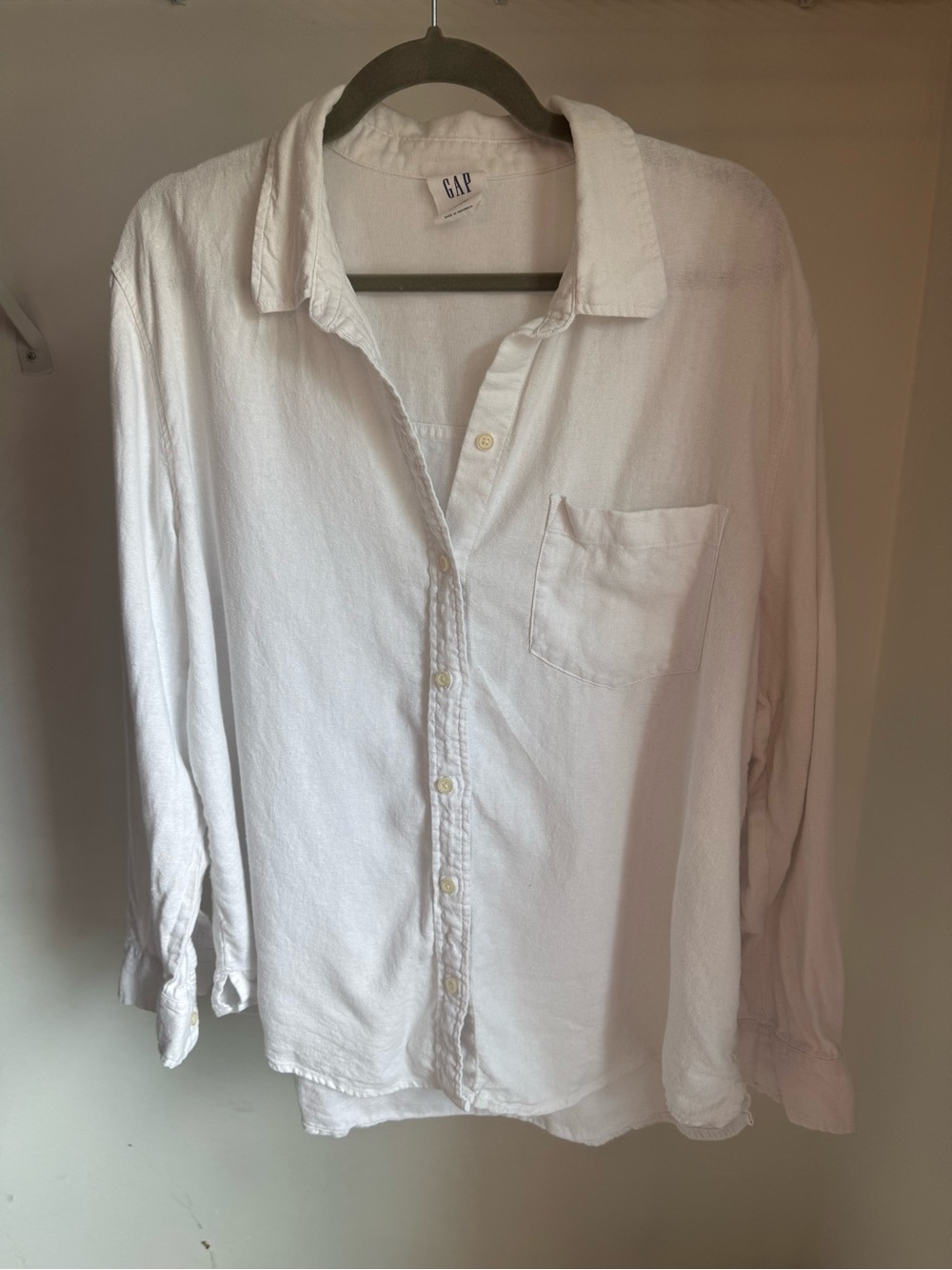 GAP White Button-Up Shirt